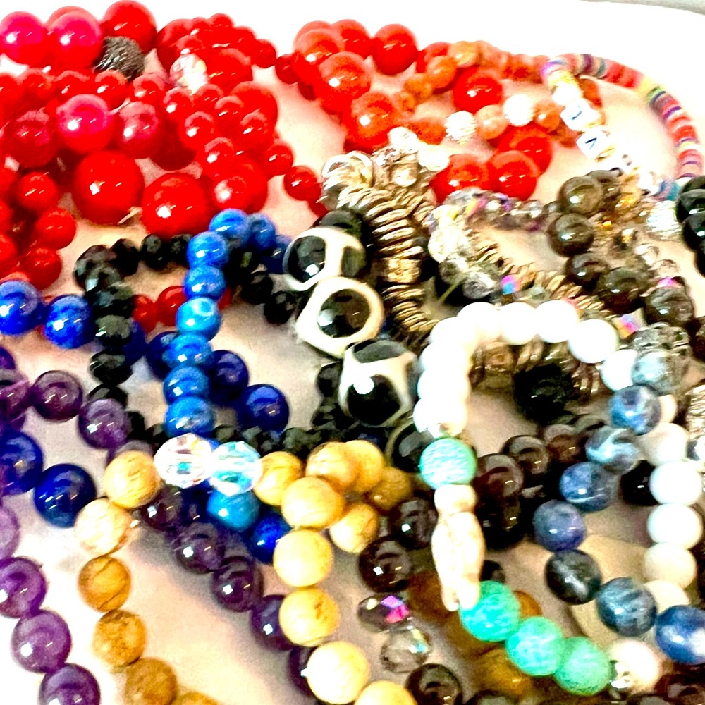 SALE: bundle of 25 beaded bracelets multicolor